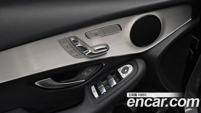 Mercedes-Benz GLC-Class 2018 — photo 33