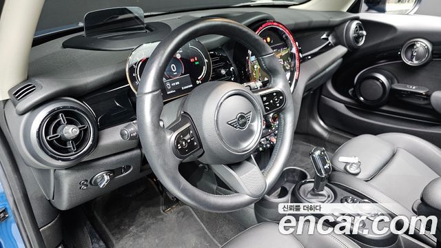 Mini Cooper 2022 — photo 18