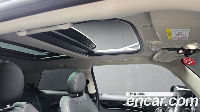 Mini Cooper 2022 — photo 23