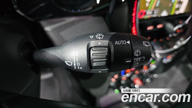 Mini Cooper 2022 — photo 26