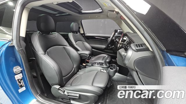Mini Cooper 2022 — photo 16