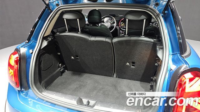Mini Cooper 2022 — photo 31
