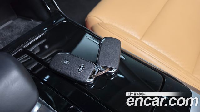 Kia K7 2020 — photo 21