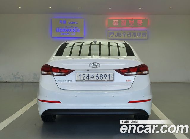 Hyundai AVANTE 2017 — photo 4