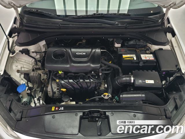 Hyundai AVANTE 2017 — photo 6