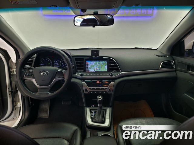 Hyundai AVANTE 2017 — photo 7