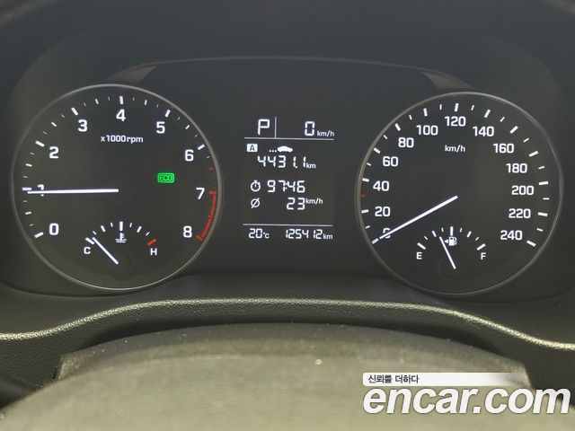 Hyundai AVANTE 2017 — photo 8