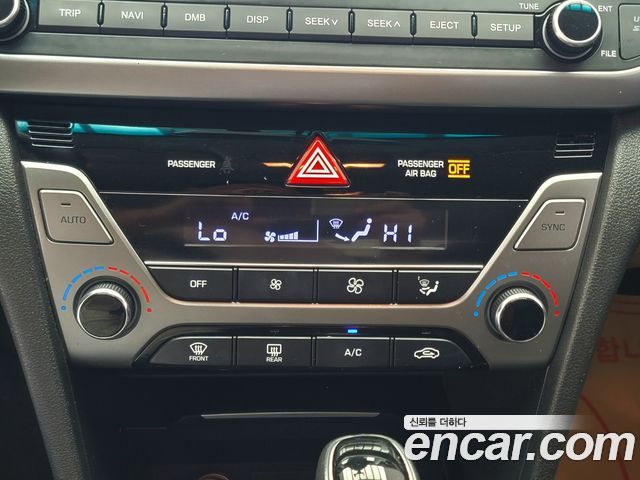 Hyundai AVANTE 2017 — photo 13