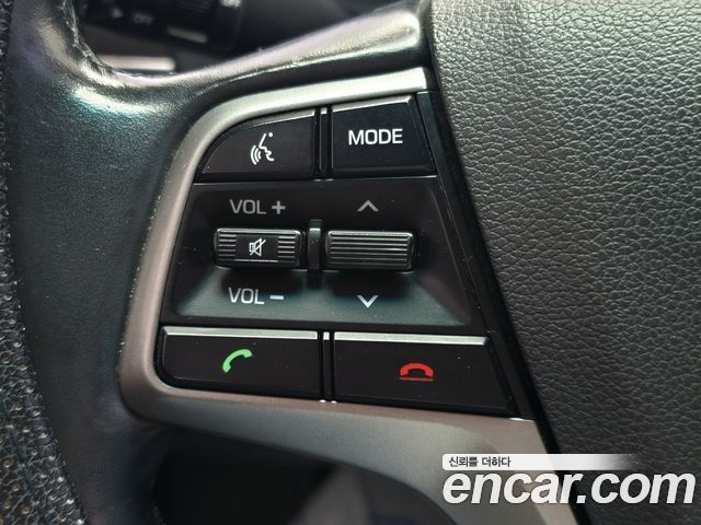 Hyundai AVANTE 2017 — photo 17