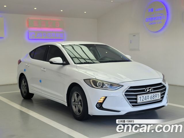 Hyundai AVANTE 2017 — photo 18