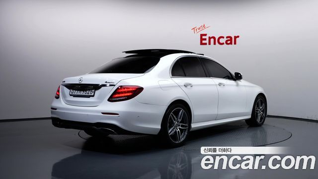 Mercedes-Benz E-Class 2020 — photo 2