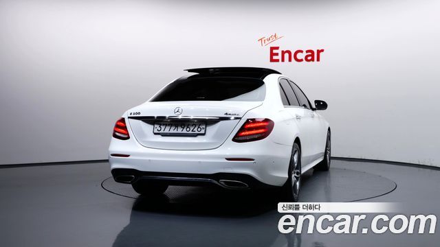 Mercedes-Benz E-Class 2020 — photo 4