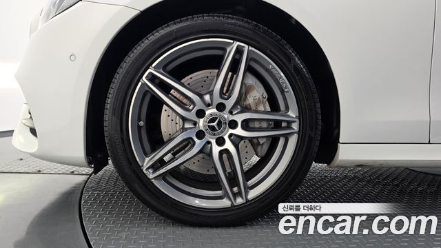 Mercedes-Benz E-Class 2020 — photo 5