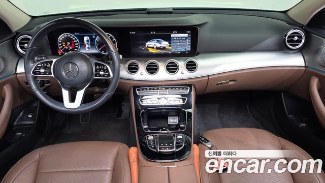 Mercedes-Benz E-Class 2020 — photo 7