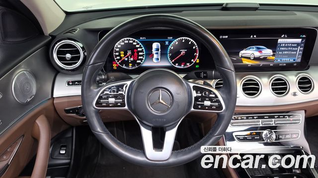 Mercedes-Benz E-Class 2020 — photo 14