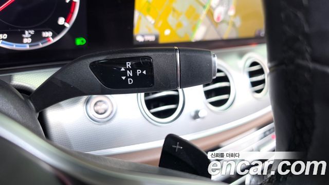 Mercedes-Benz E-Class 2020 — photo 20