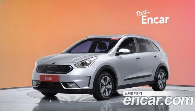 Kia Niro 2017 — photo 1