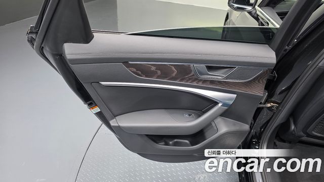 Audi A6 2022 — photo 15
