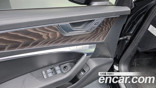 Audi A6 2022 — photo 28