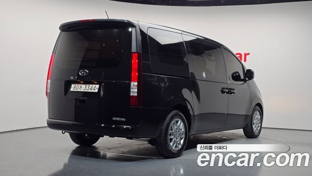 Hyundai Staria 2022 — photo 2