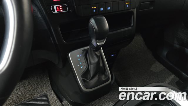 Hyundai Staria 2022 — photo 12