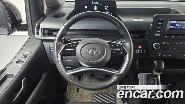 Hyundai Staria 2022 — photo 18