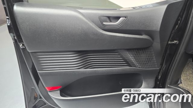 Hyundai Staria 2022 — photo 14