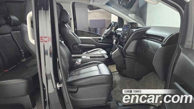 Hyundai Staria 2022 — photo 16