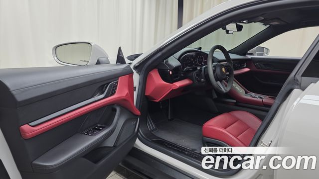 Porsche Taycan 2022 — photo 13