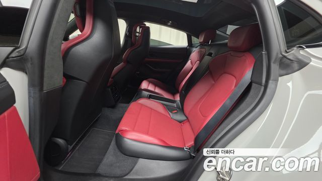 Porsche Taycan 2022 — photo 18