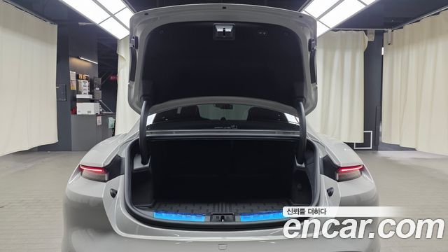 Porsche Taycan 2022 — photo 24