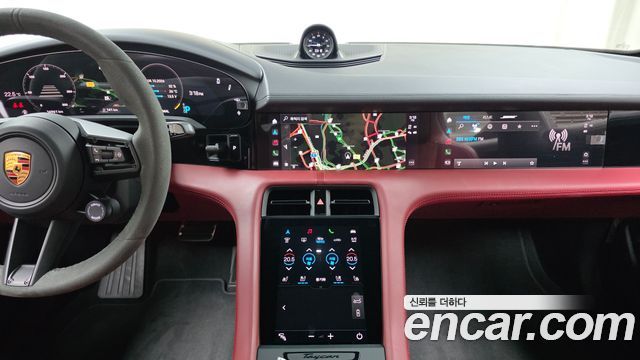 Porsche Taycan 2022 — photo 25