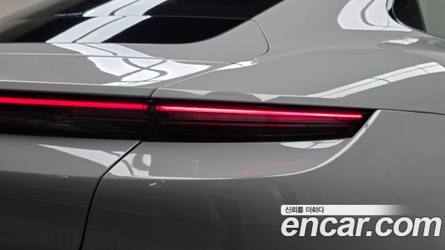 Porsche Taycan 2022 — photo 9