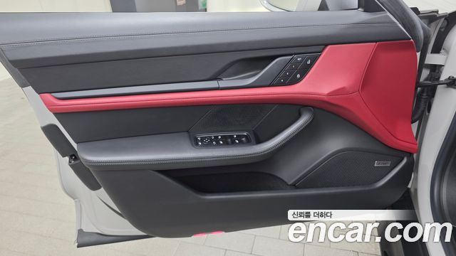 Porsche Taycan 2022 — photo 14