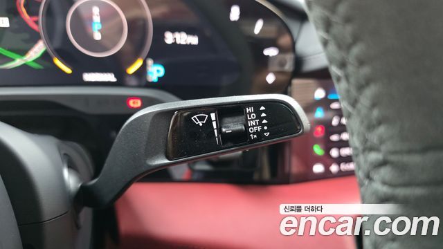 Porsche Taycan 2022 — photo 28