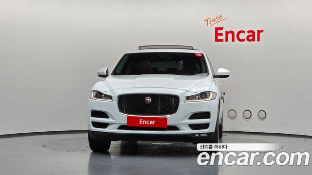 Jaguar F-PACE 2017 — photo 3