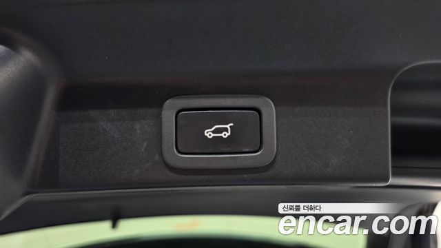 Jaguar F-PACE 2017 — photo 19