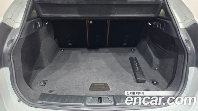 Jaguar F-PACE 2017 — photo 20