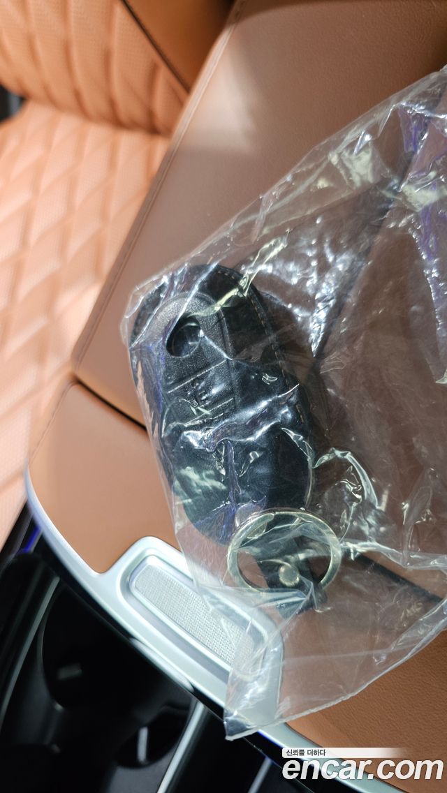 Mercedes-Benz S-Class 2023 — photo 24