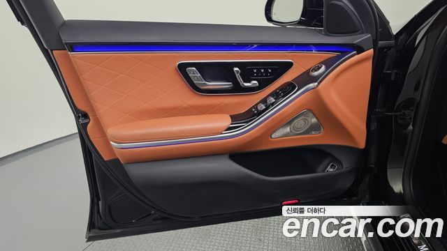 Mercedes-Benz S-Class 2023 — photo 14