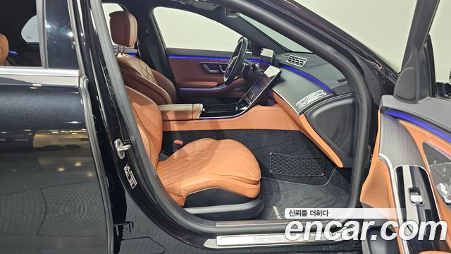 Mercedes-Benz S-Class 2023 — photo 16