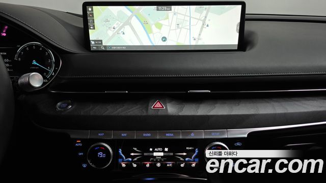 Genesis G80 2022 — photo 18