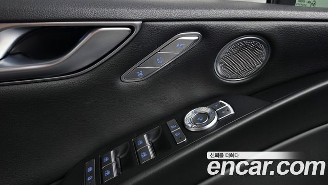 Genesis G80 2022 — photo 36