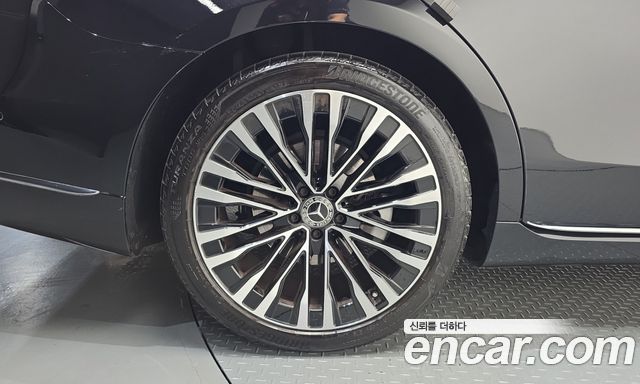 Mercedes-Benz S-Class 2023 — photo 5