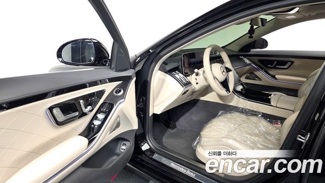 Mercedes-Benz S-Class 2023 — photo 13