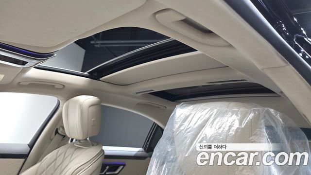 Mercedes-Benz S-Class 2023 — photo 23