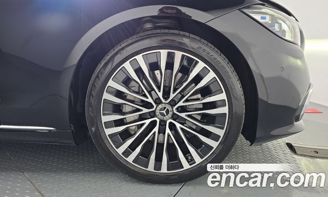 Mercedes-Benz S-Class 2023 — photo 7