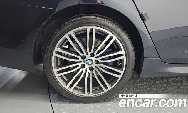 BMW 5-Series 2019 — photo 5