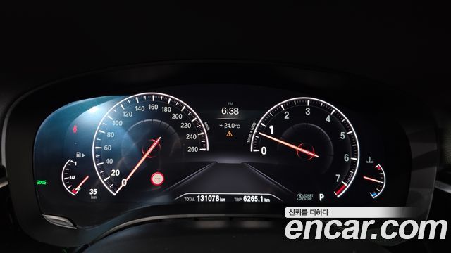 BMW 5-Series 2019 — photo 11