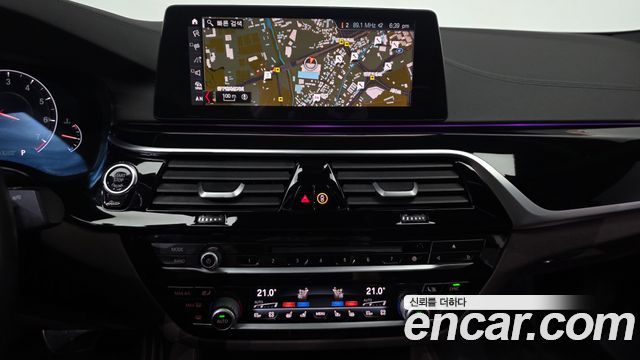 BMW 5-Series 2019 — photo 18